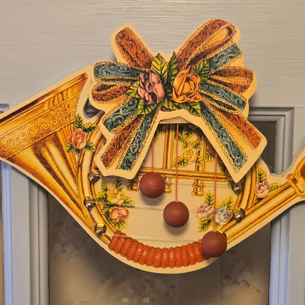 Vintage Wooden Door‎ Harp Christmas French Horn Cottagecore Retro Beautiful EUC - Picture 2 of 9